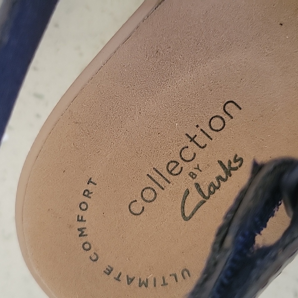Clark's Comfort Sandals - Picture 3 of 8